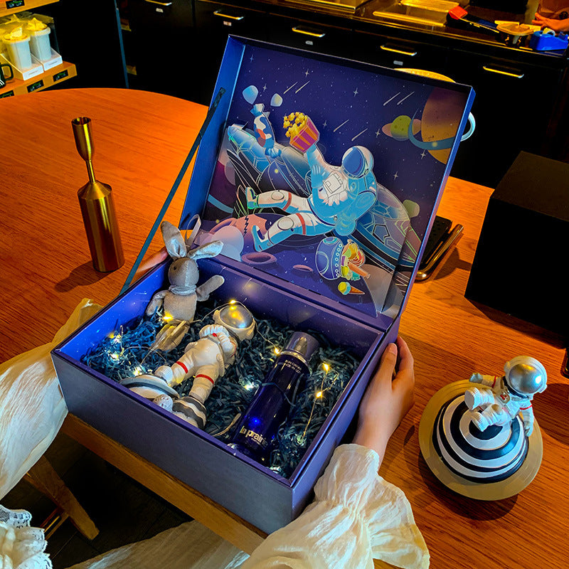 Space Dream Astronaut 3D Gift Box Set with Gift Bag & Card